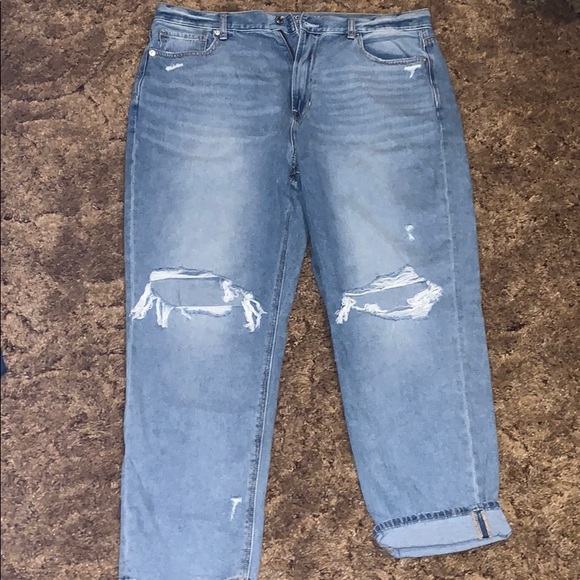 AE distressed boyfriend jean NWOT - Picture 2 of 2